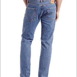 Like New Levi’s Signature Relaxed Jeans. 33x34